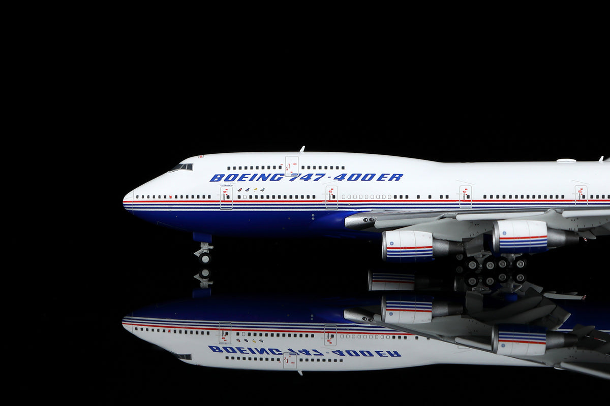 1/400 Boeing 747-400 Boeing Company N747ER B611601F Flaps Down - image 5
