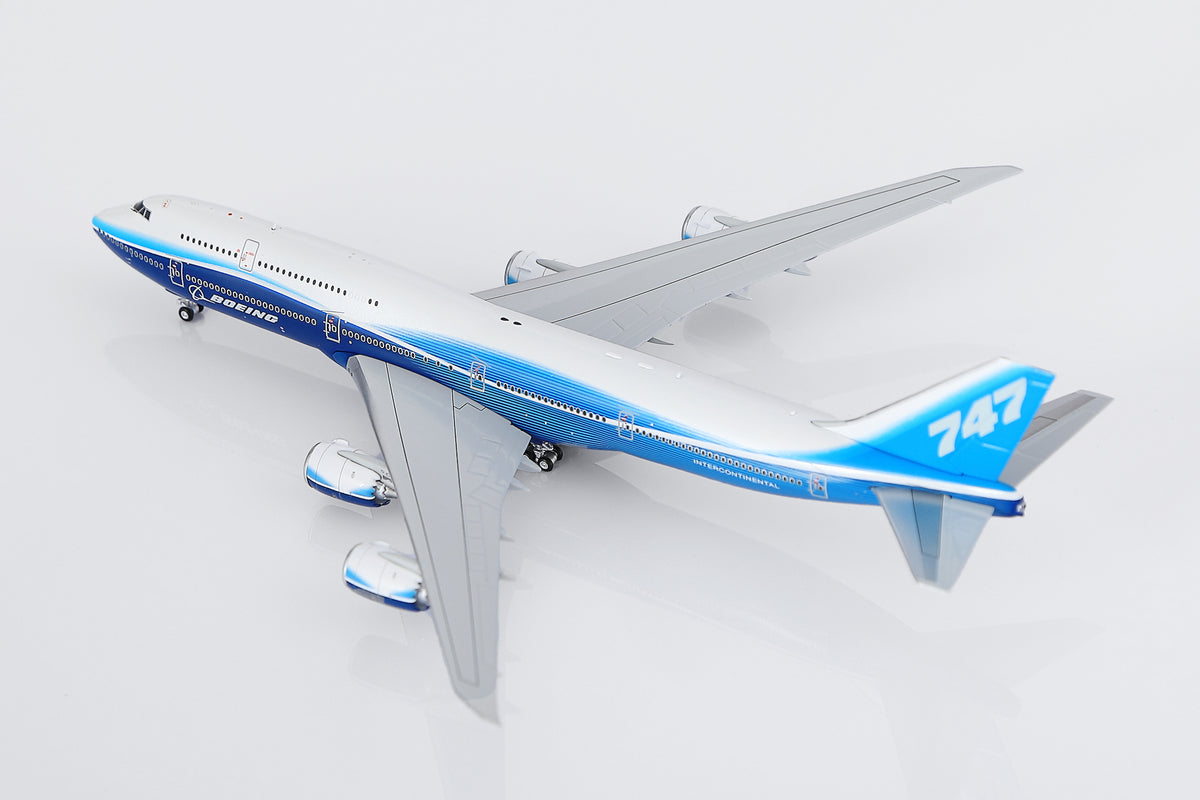 1/400 Boeing Company B747-8 Blue "House livery" B631001 - image 3