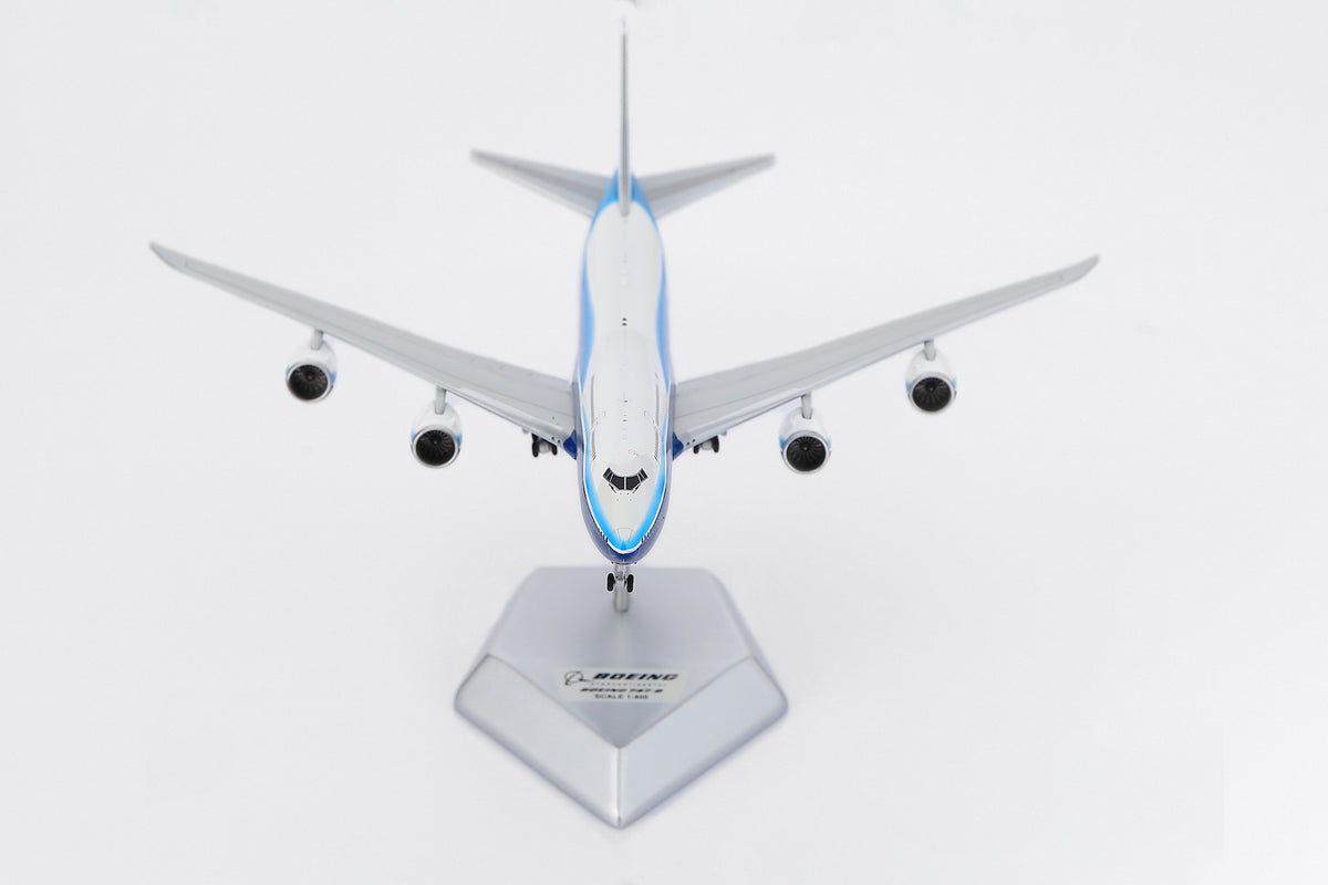 1/400 Boeing Company B747-8 Blue "House livery" B631001 - image 11