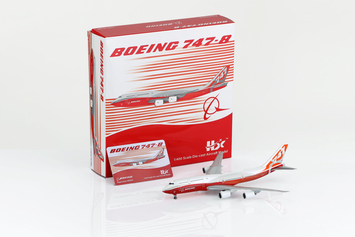 1/400 Boeing Company B747-8 Red "House livery" B631002 - image 1