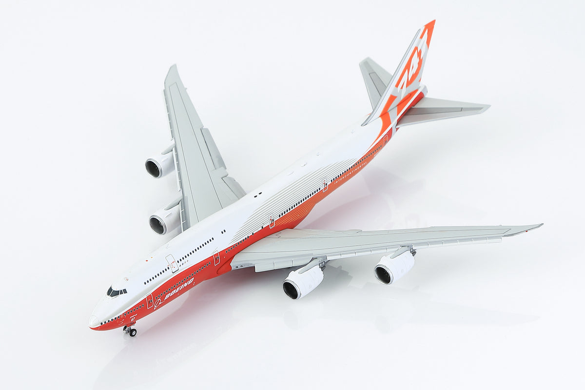 1/400 Boeing Company B747-8 Red "House livery" B631002 - image 7