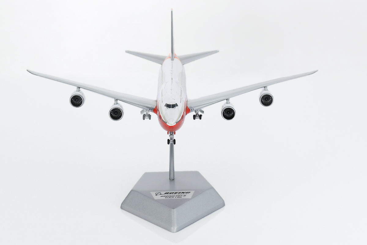 1/400 Boeing Company B747-8 Red "House livery" B631002 - image 11