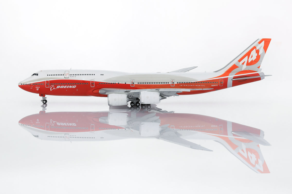 1/400 Boeing Company B747-8 Red "House livery" B631002F Flaps Down - image 2