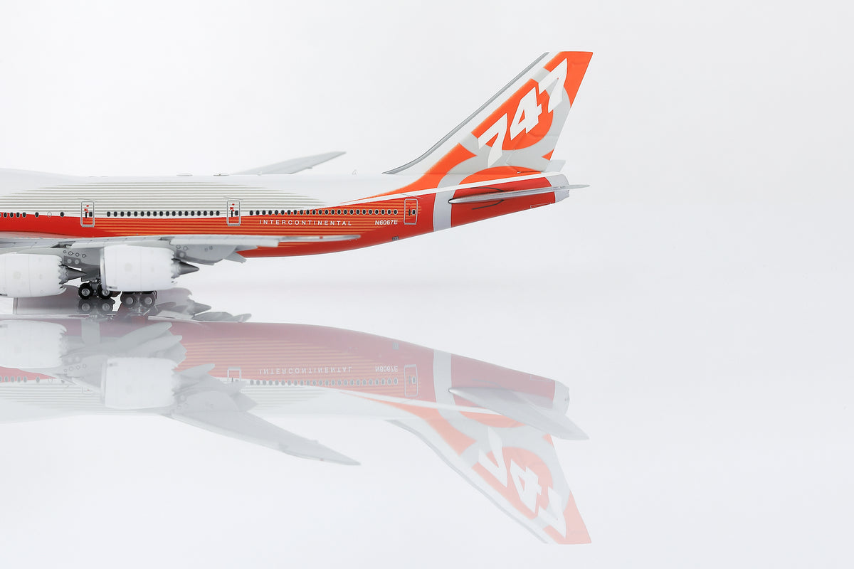 1/400 Boeing Company B747-8 Red "House livery" B631002F Flaps Down - image 5