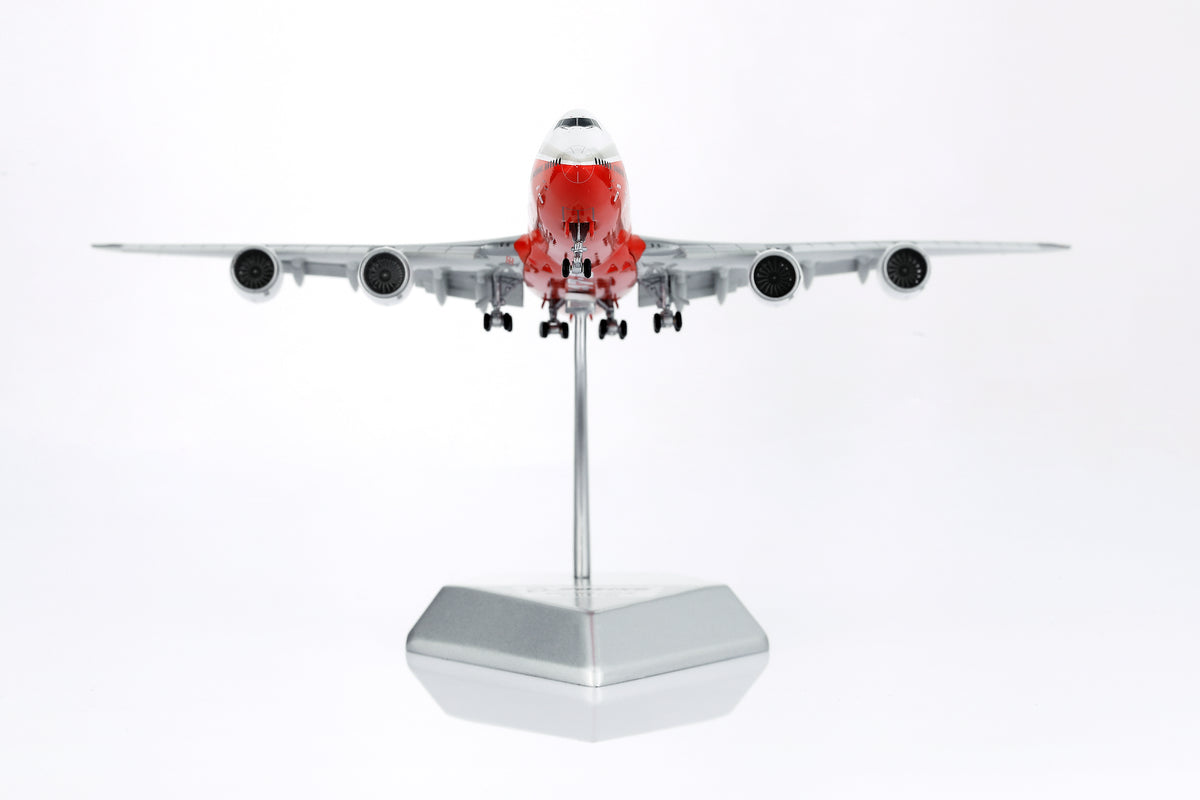 1/400 Boeing Company B747-8 Red "House livery" B631002F Flaps Down - image 8