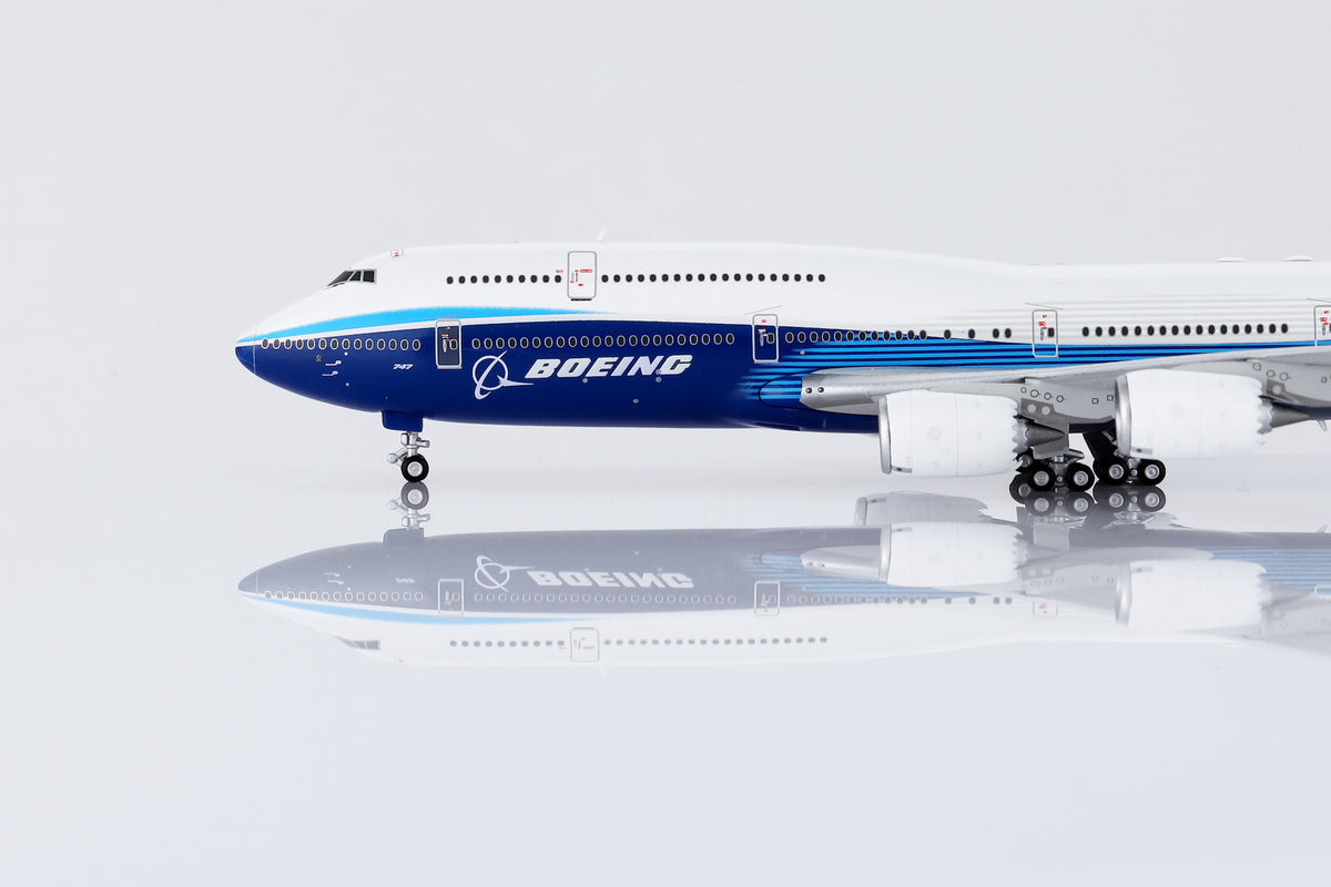 1/400 Boeing Company B747-8 Blue "House livery" B631003 - image 3