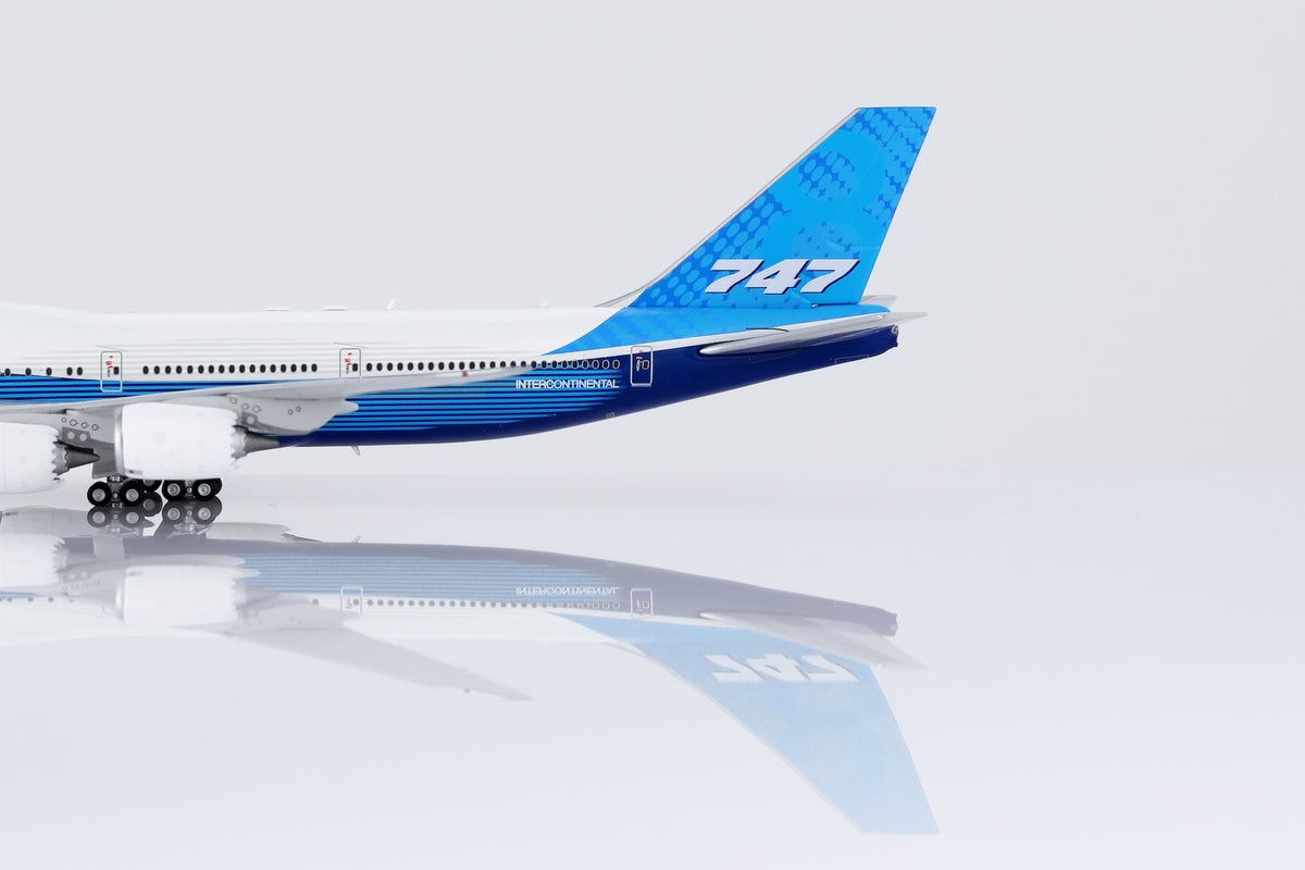 1/400 Boeing Company B747-8 Blue "House livery" B631003 - image 4