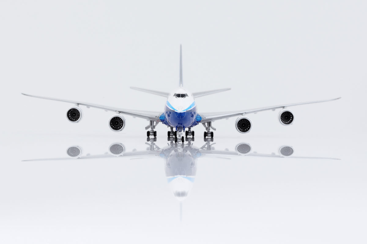1/400 Boeing Company B747-8 Blue "House livery" B631003 - image 5