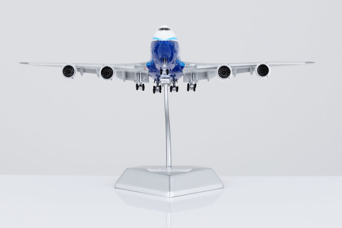 1/400 Boeing Company B747-8 Blue "House livery" B631003 - image 11