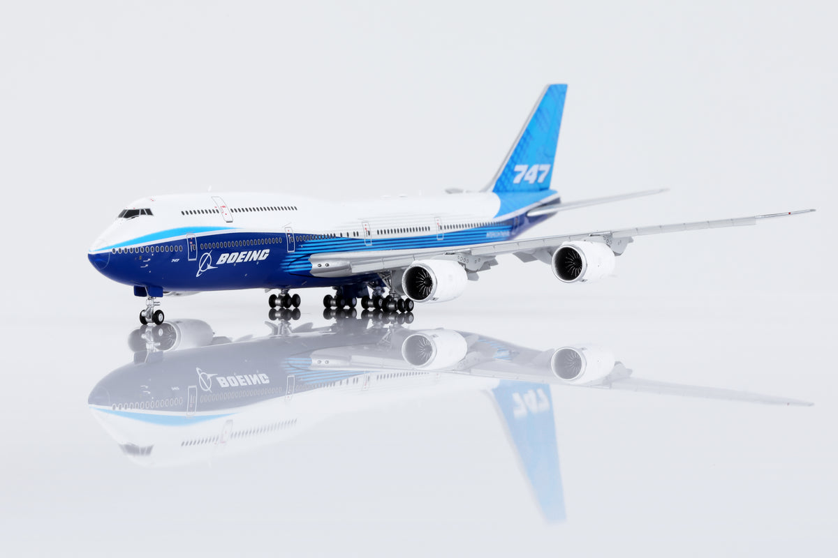 1/400 Boeing Company B747-8 Blue "House livery" B631003F Flaps Down - image 3