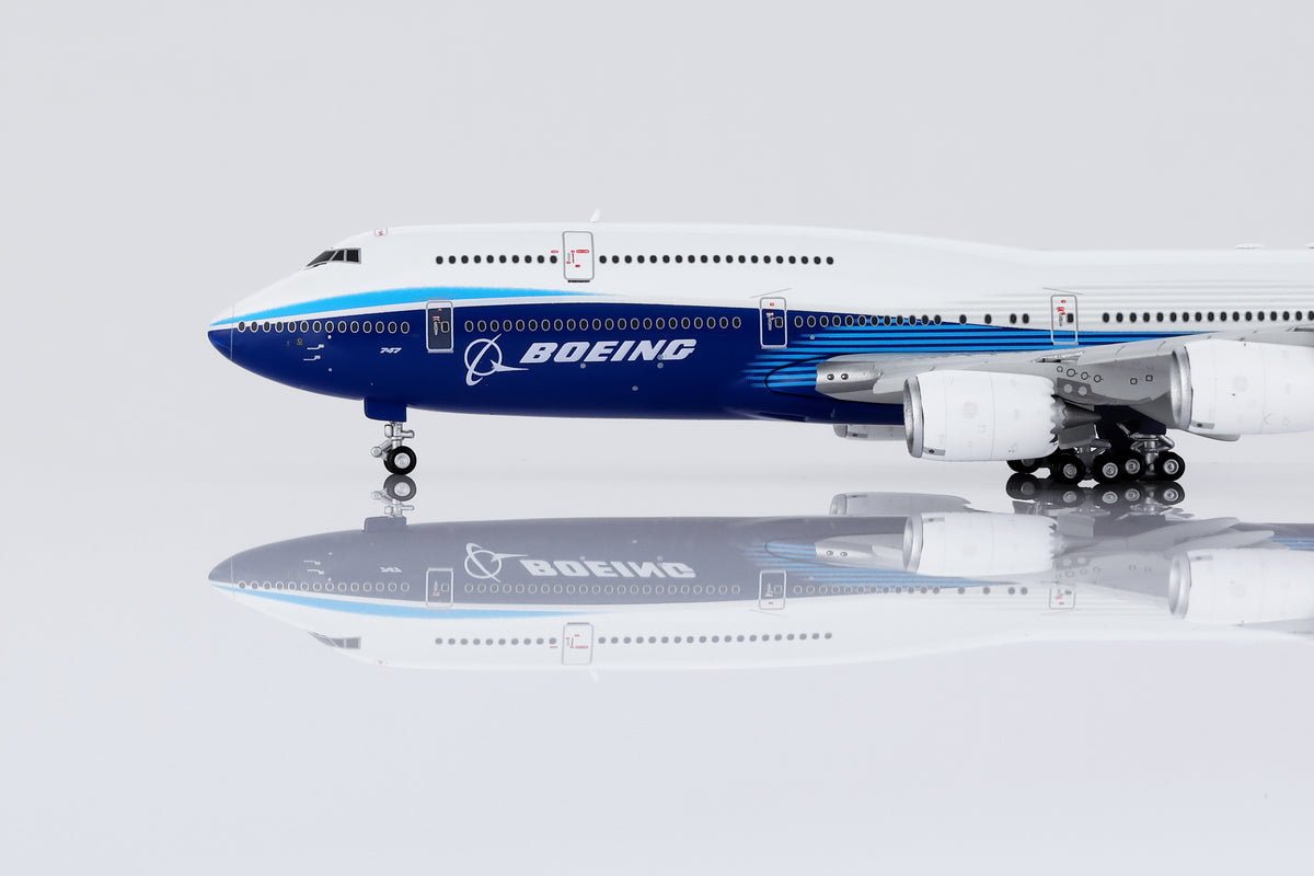1/400 Boeing Company B747-8 Blue "House livery" B631003F Flaps Down - image 5