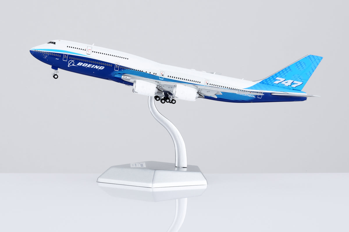 1/400 Boeing Company B747-8 Blue "House livery" B631003F Flaps Down - image 7