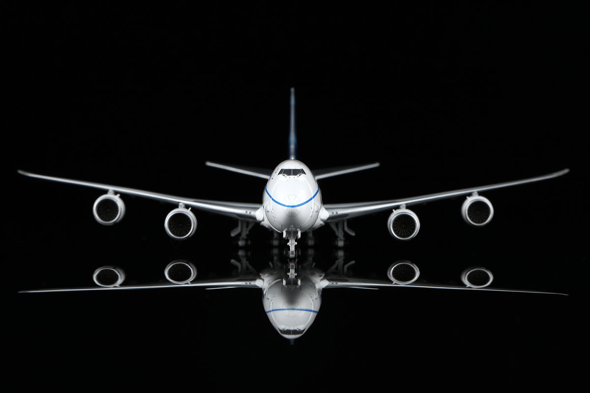 1/400 Boeing Company B747-8F B631004C Interactive Series - image 3