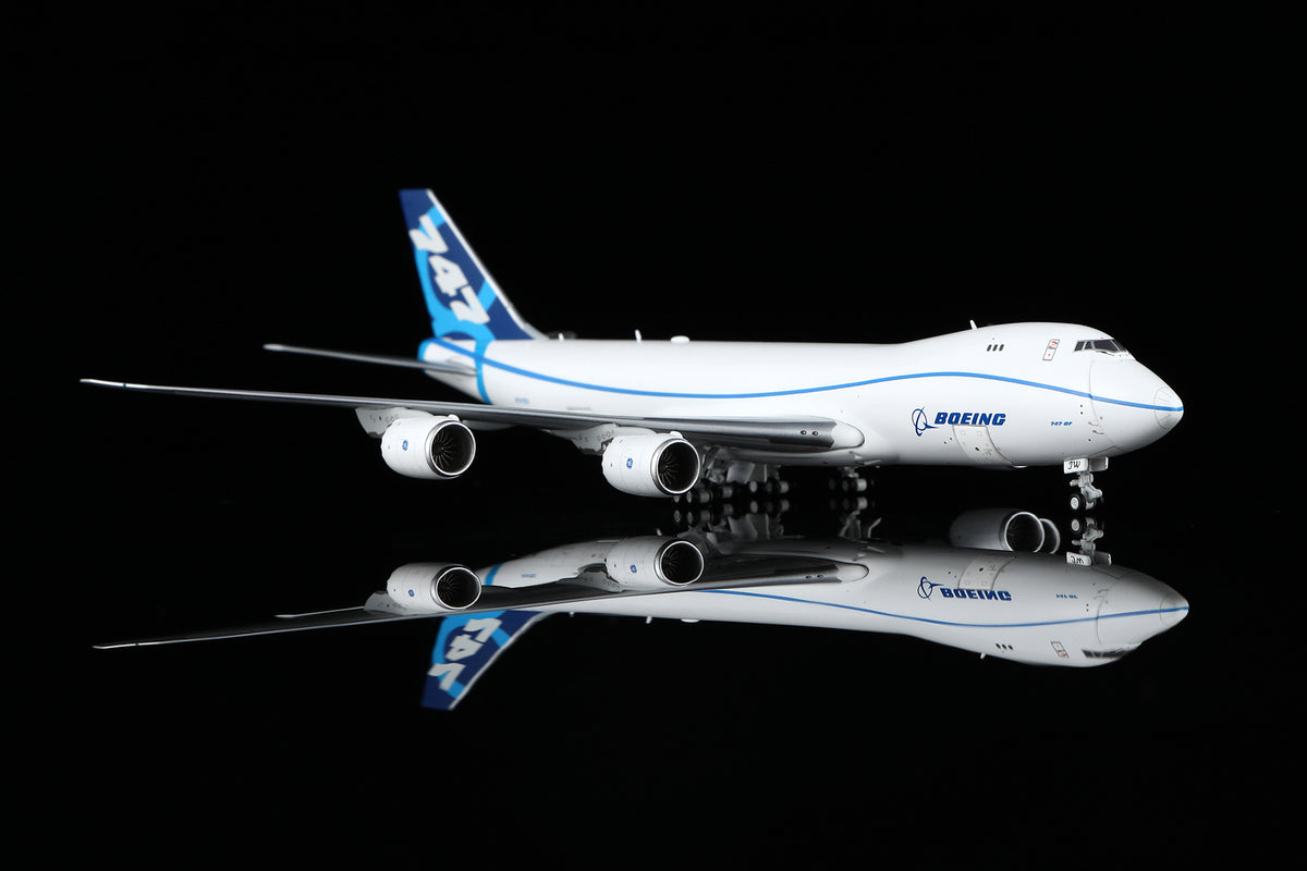 1/400 Boeing Company B747-8F B631004C Interactive Series - image 4