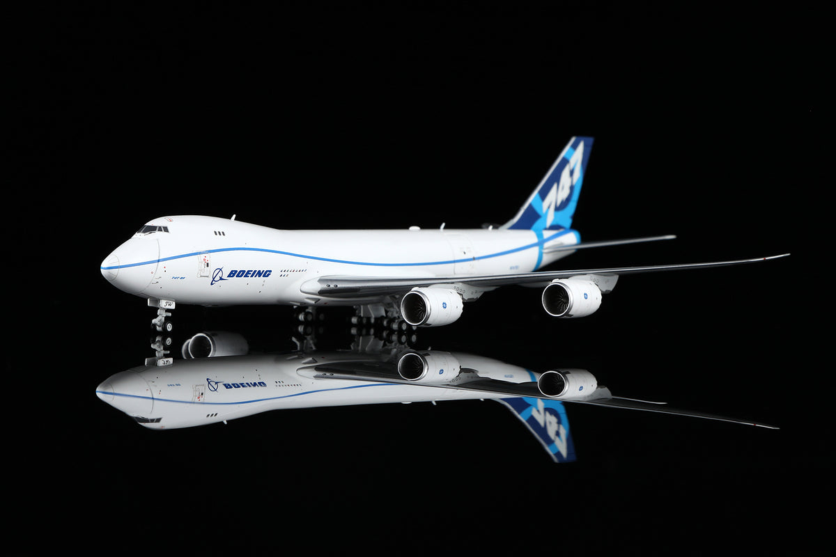 1/400 Boeing Company B747-8F B631004C Interactive Series - image 5