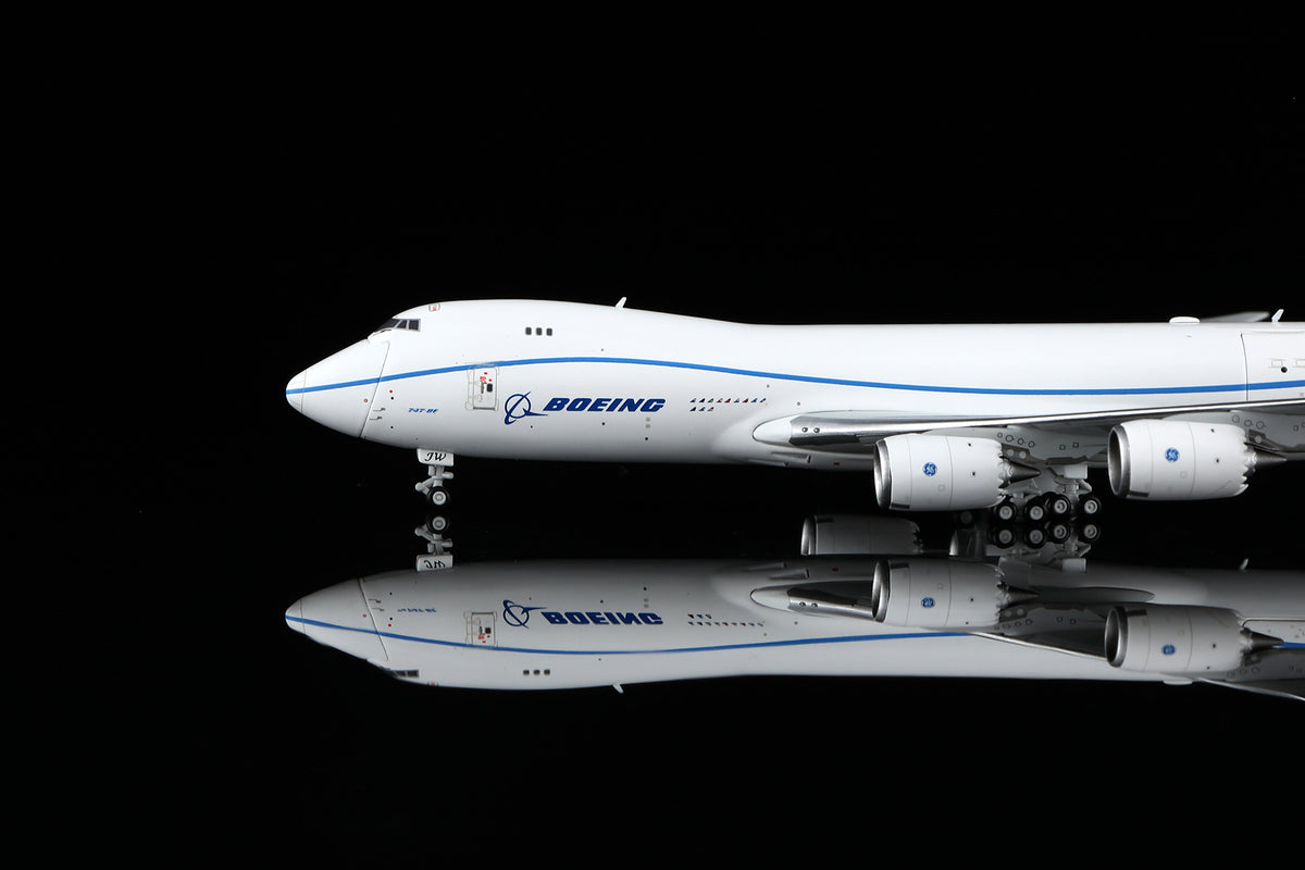 1/400 Boeing Company B747-8F B631004C Interactive Series - image 6