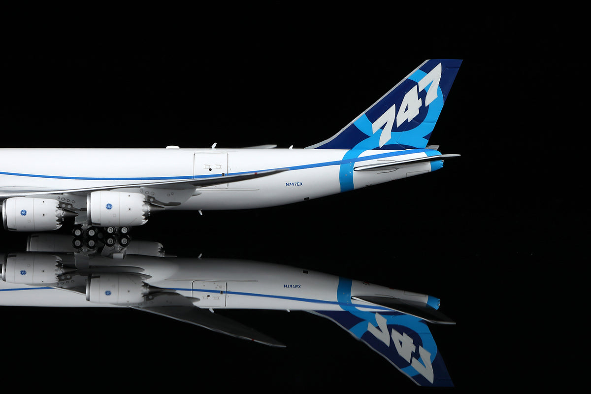 1/400 Boeing Company B747-8F B631004C Interactive Series - image 7