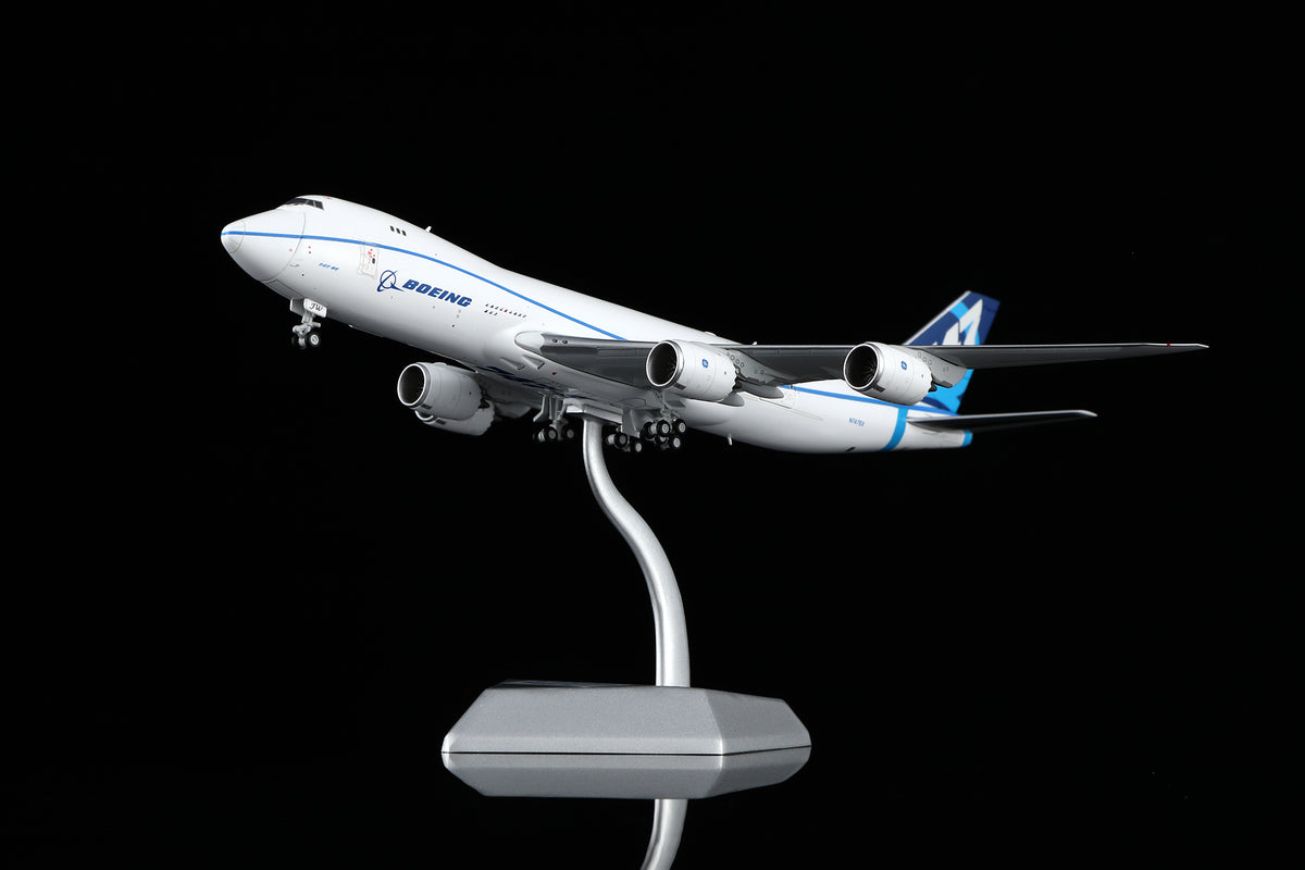 1/400 Boeing Company B747-8F B631004C Interactive Series - image 11