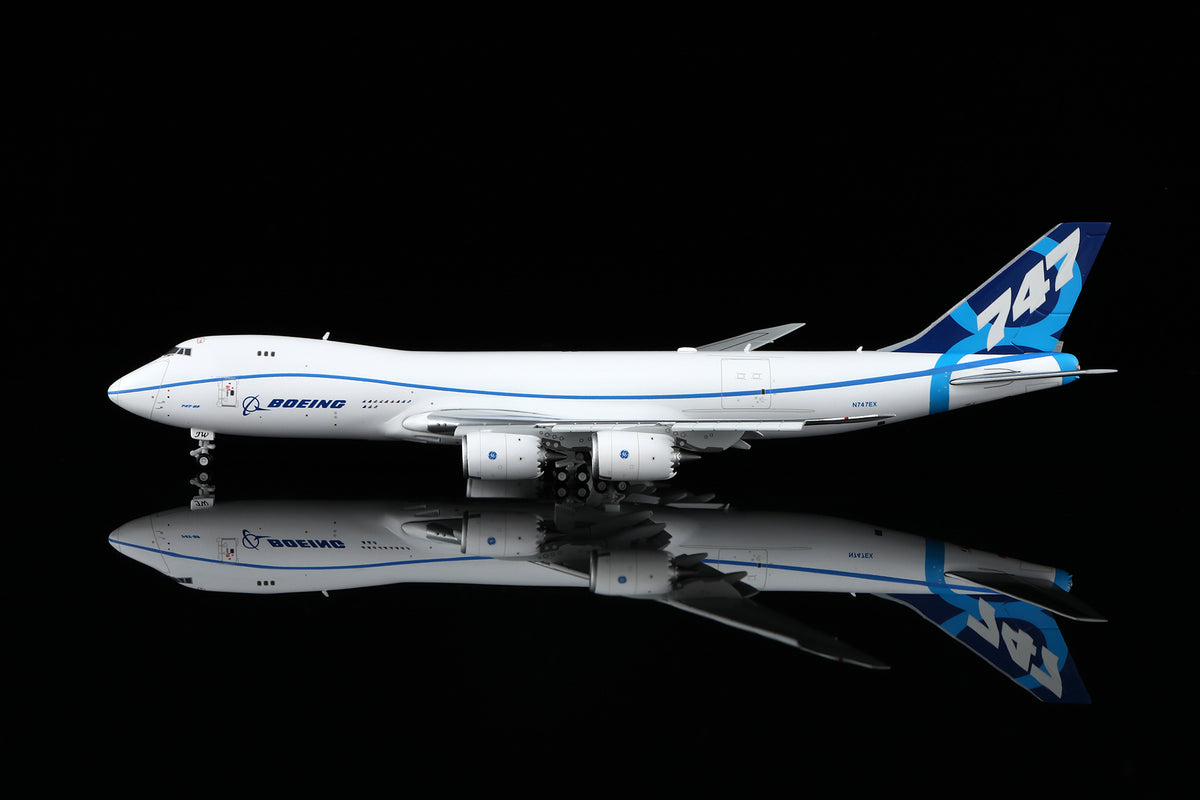 1/400 Boeing Company B747-8F B631004F Flaps Down - image 2