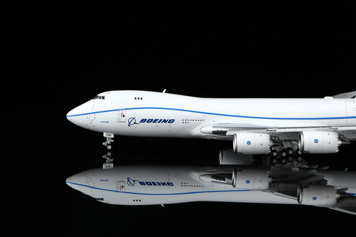 1/400 Boeing Company B747-8F B631004F Flaps Down - image 3