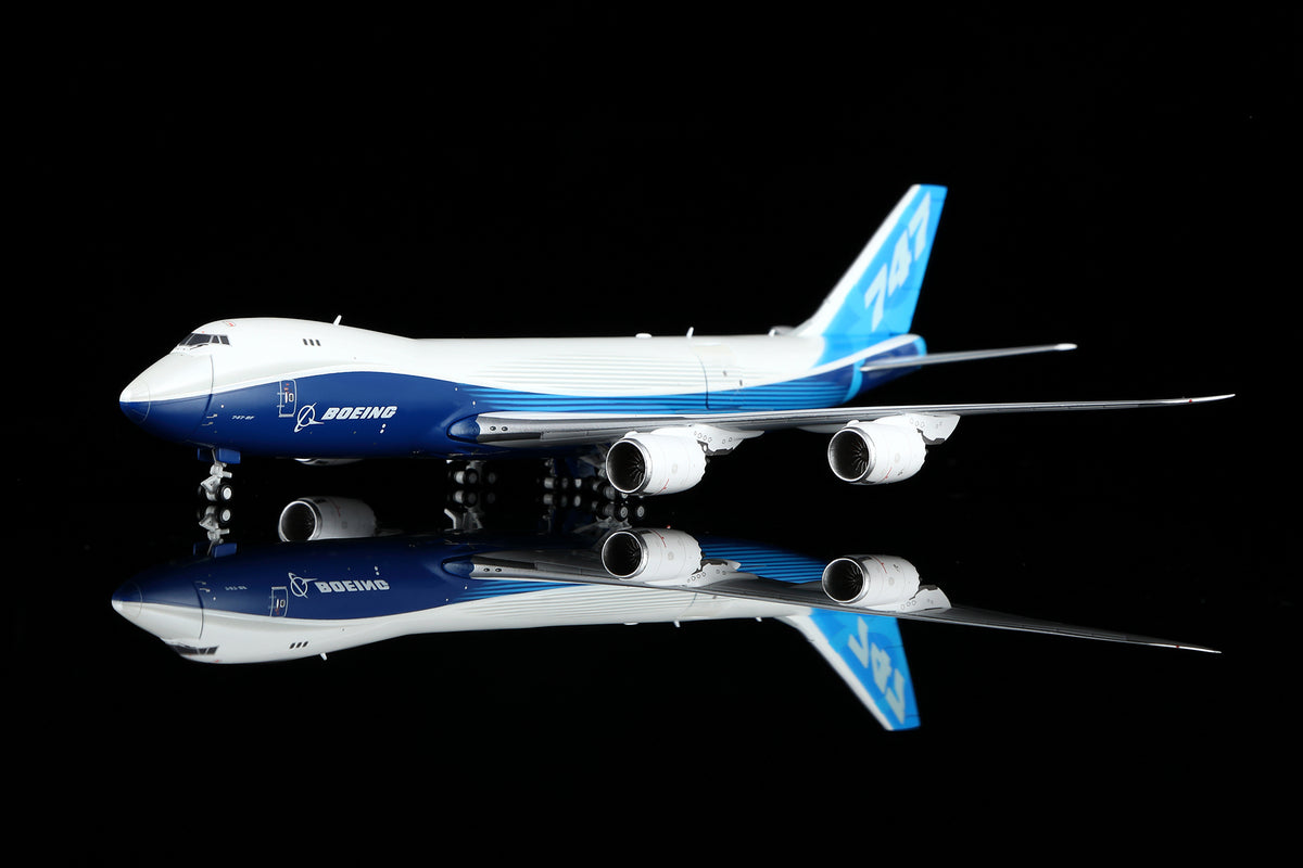 1/400 Boeing Company B747-8F B631005C Interactive Series - image 4