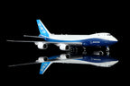 1/400 Boeing Company B747-8F B631005C Interactive Series - image 5