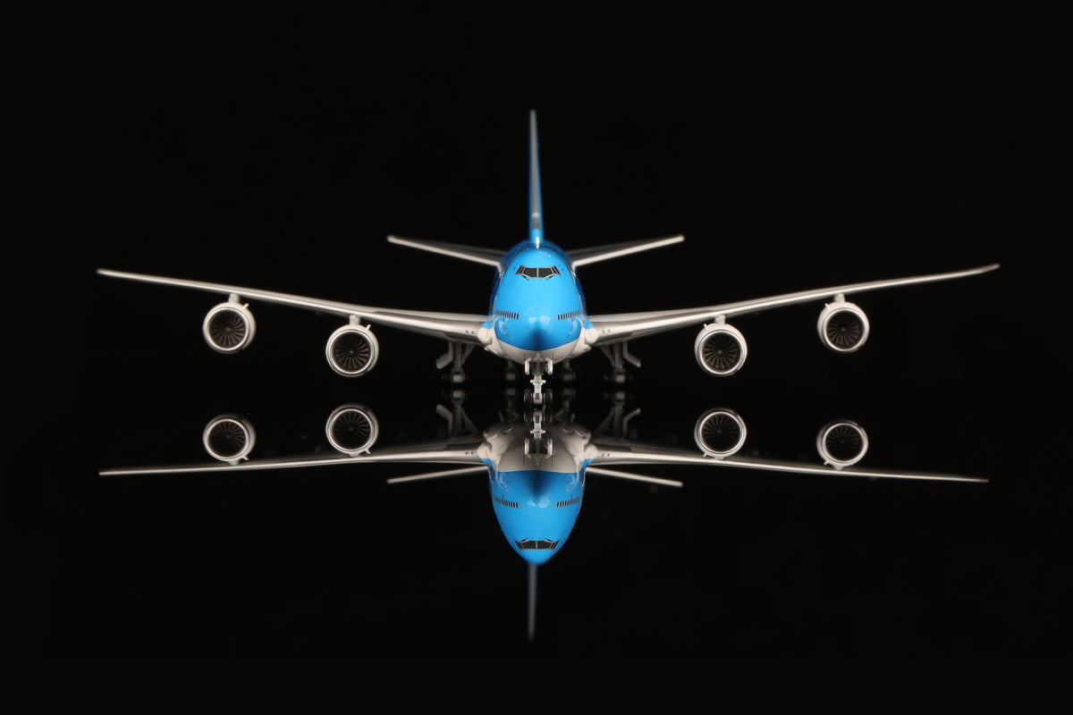1/400 Korean Air Boeing B747-8 HL7638 "NEW Livery" B631202 - image 2