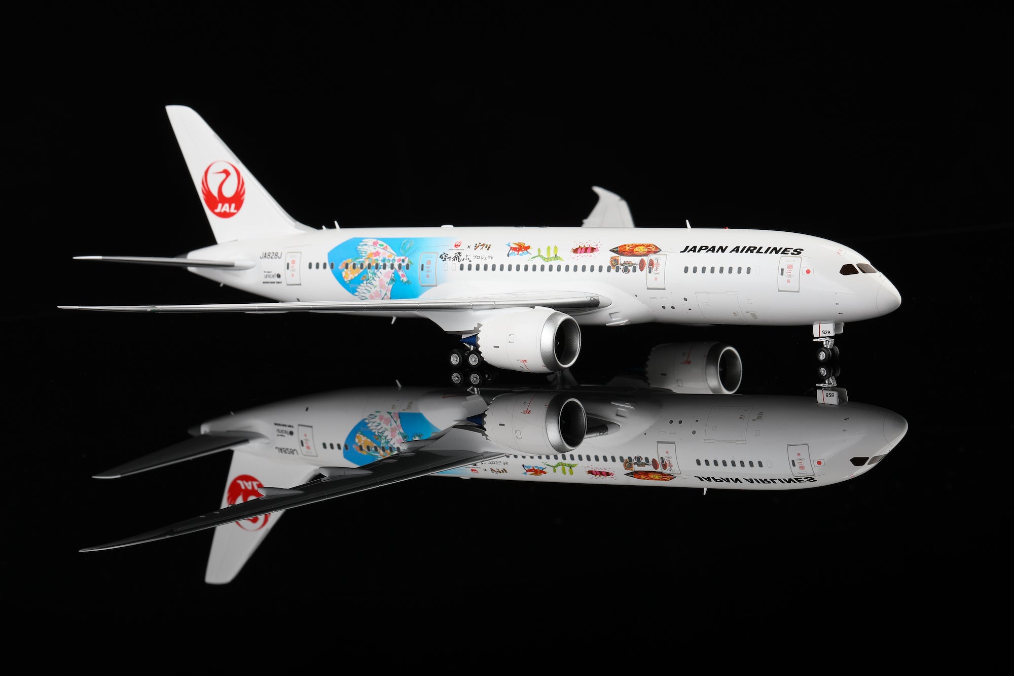 Japan Airlines B787-8 JA828J "Studio Ghibli" diecast aircraft model