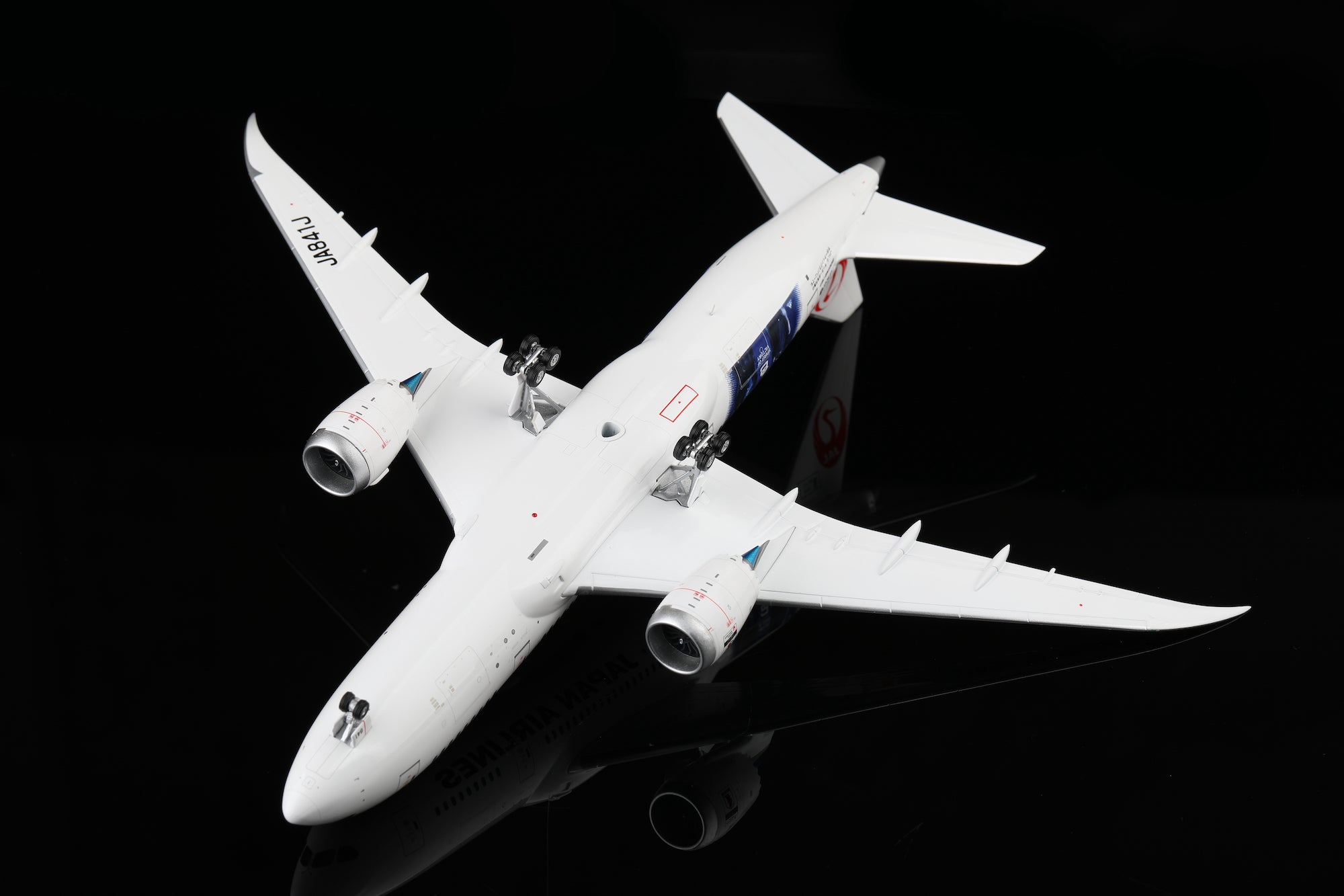 Japan Airlines B787-8 JA841J "Spirit of Victory" diecast aircraft model