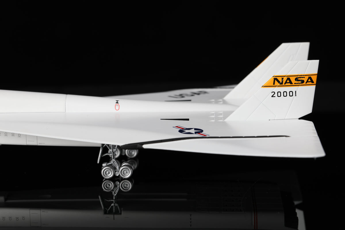 United States Air Force XB-70 20001 "The United States Air Force Museum Livery" diecast aircraft model