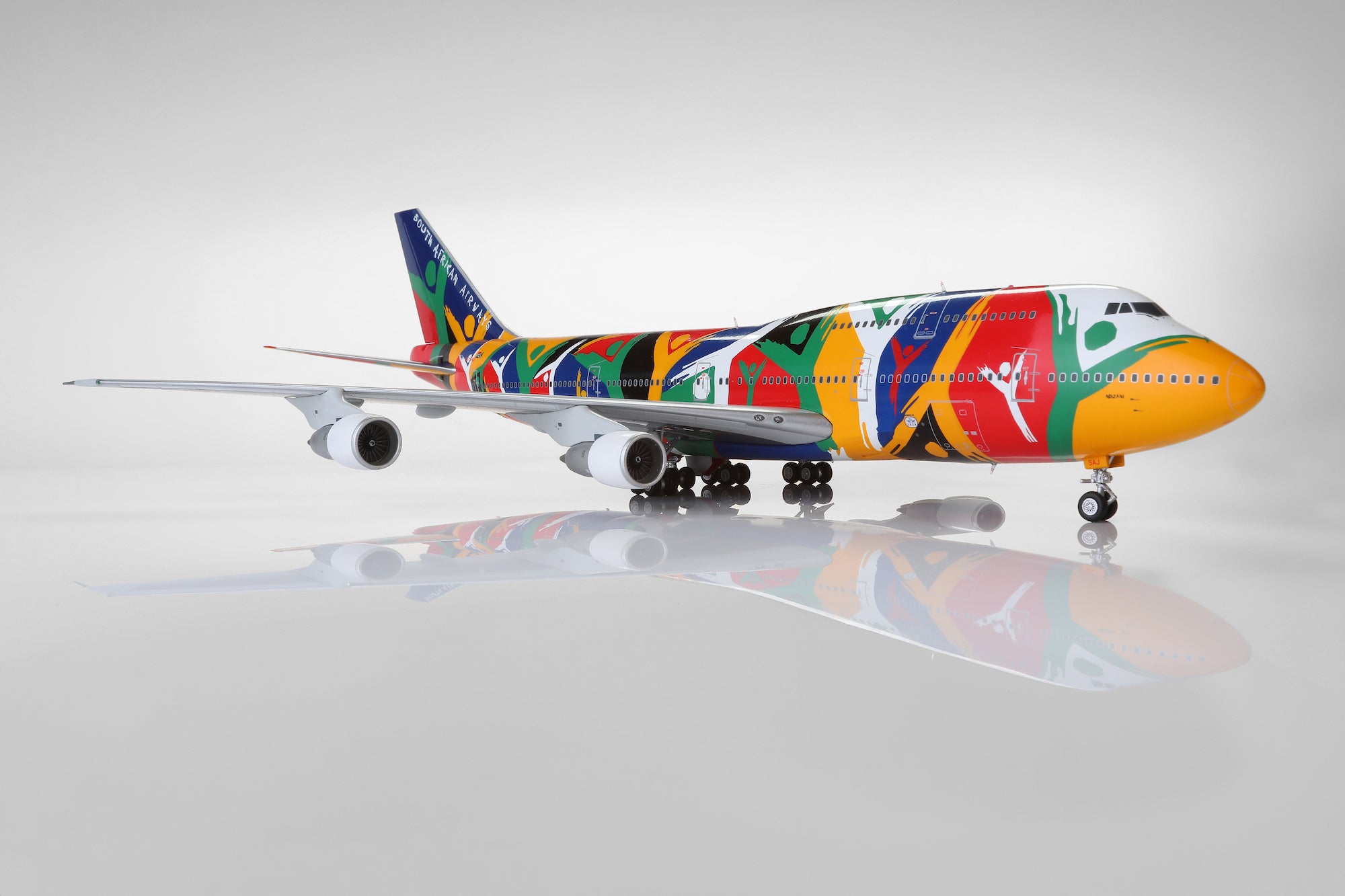 South African Airways B747-300 ZS-SAJ "Ndizani" diecast aircraft model
