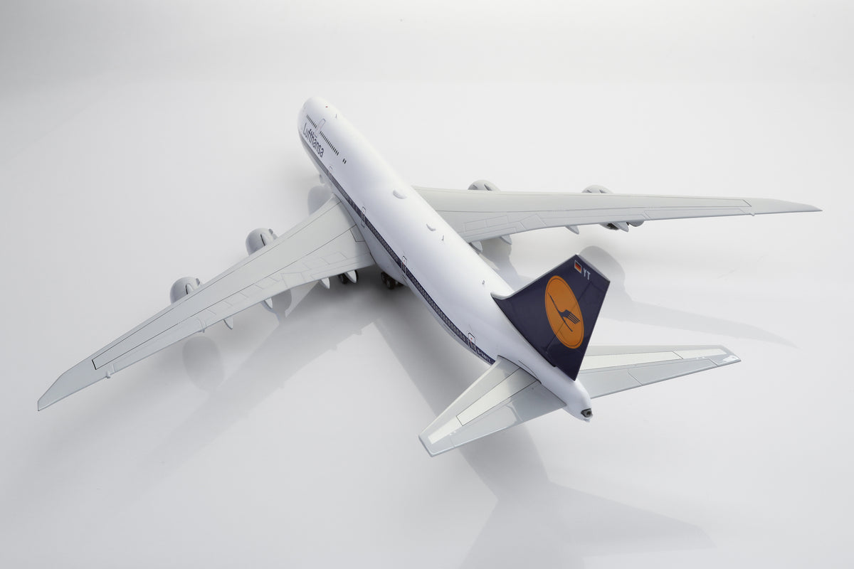 Lufthansa B747-8 D-ABYT diecast aircraft model