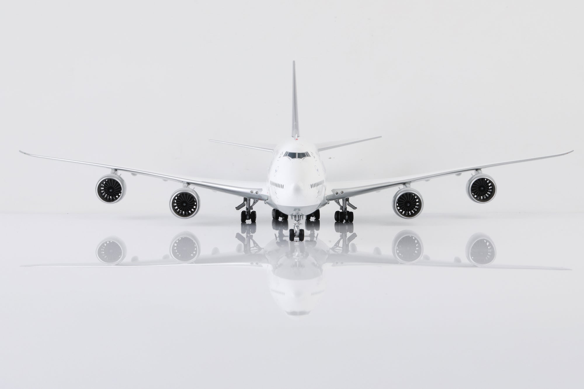 Lufthansa B747-8 D-ABYU diecast aircraft model