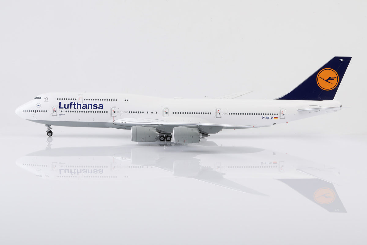 Lufthansa B747-8 D-ABYU diecast aircraft model