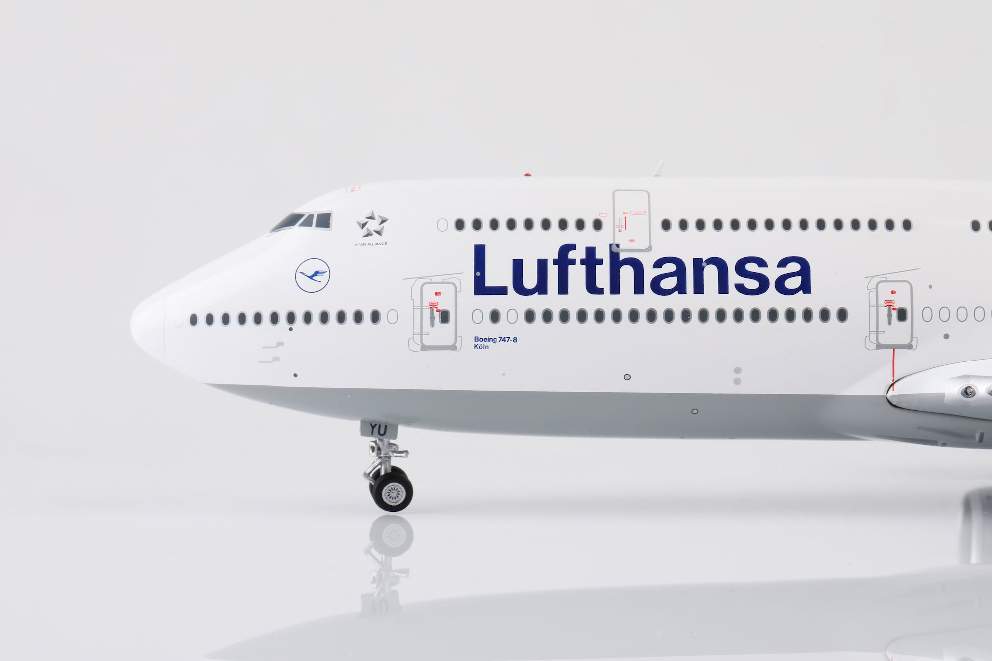 Lufthansa B747-8 D-ABYU diecast aircraft model