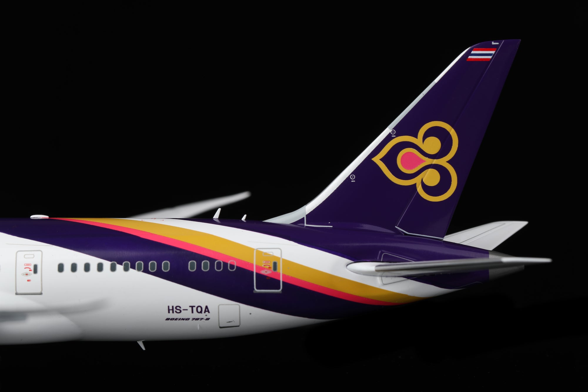 Thai Airways B787-8 HS-TQA diecast aircraft model