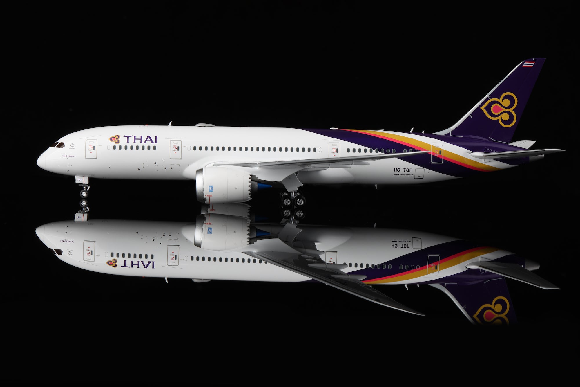 Thai Airways B787-8 HS-TQF diecast aircraft model