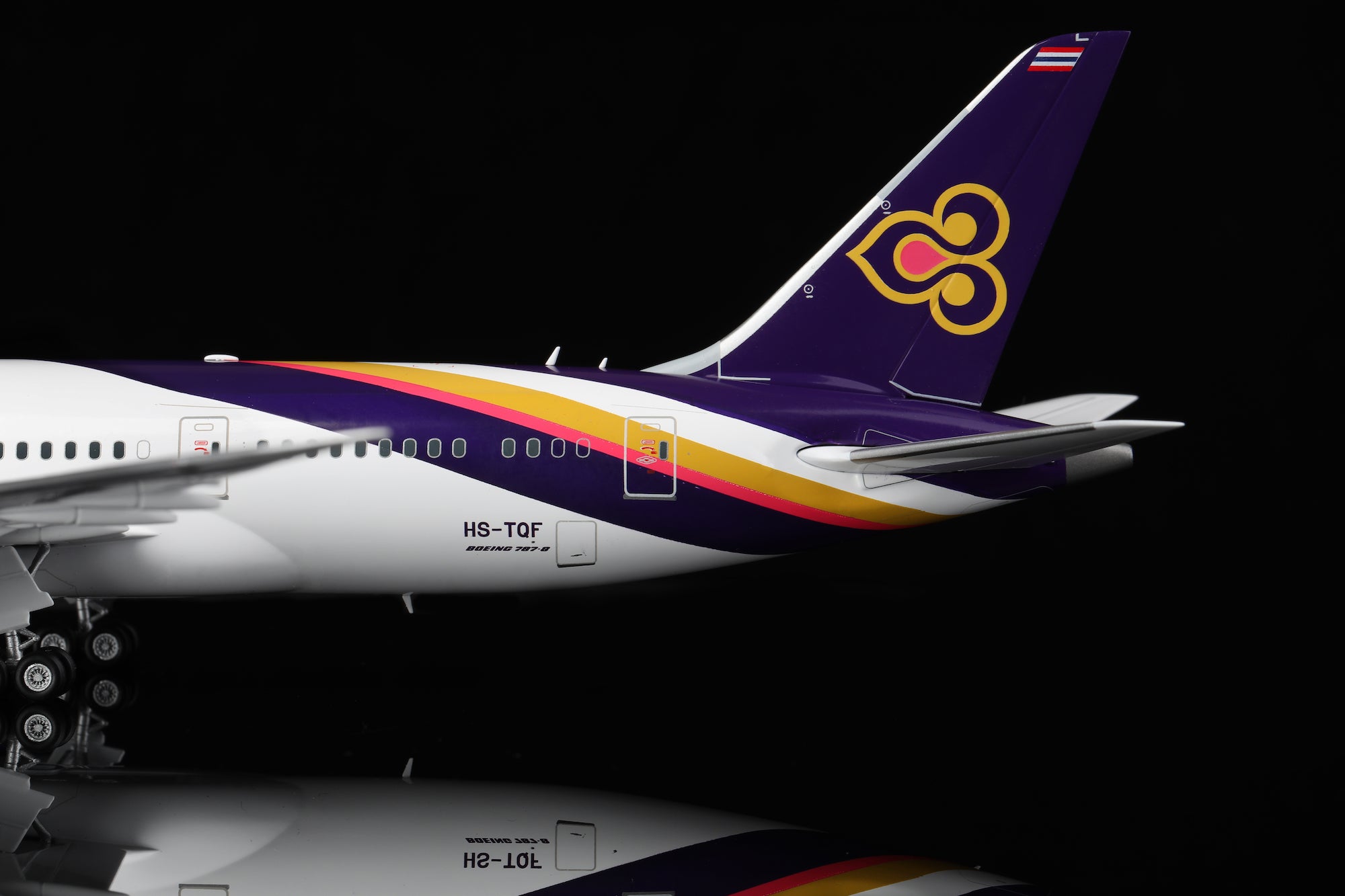 Thai Airways B787-8 HS-TQF diecast aircraft model
