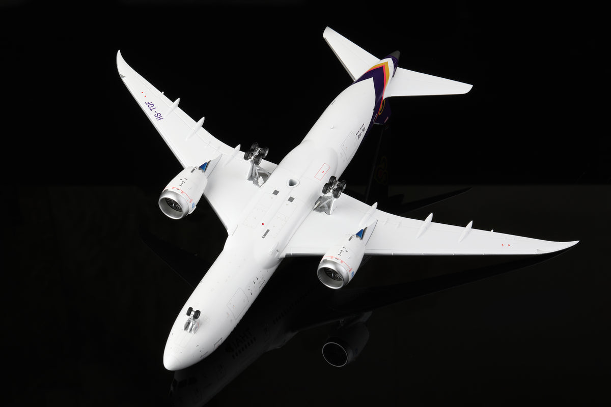 Thai Airways B787-8 HS-TQF diecast aircraft model