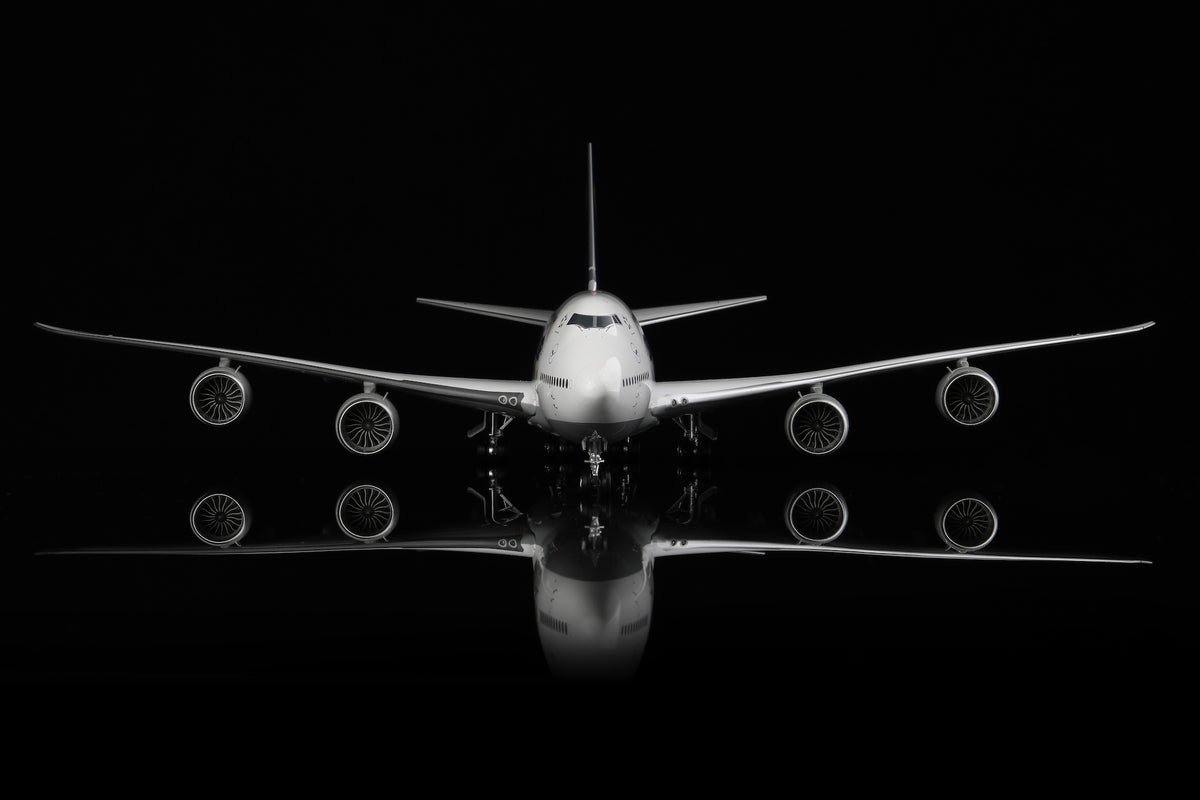 Lufthansa B747-8 D-ABYK diecast aircraft model