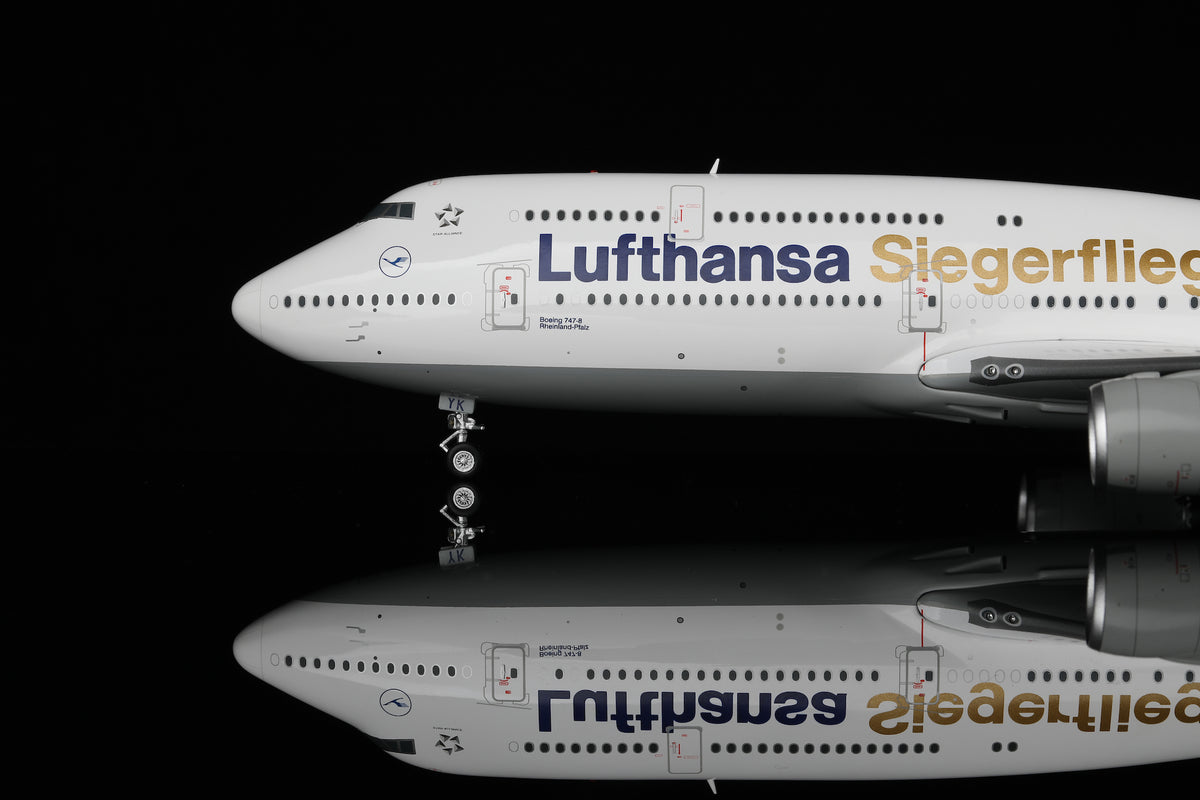 Lufthansa B747-8 D-ABYK diecast aircraft model