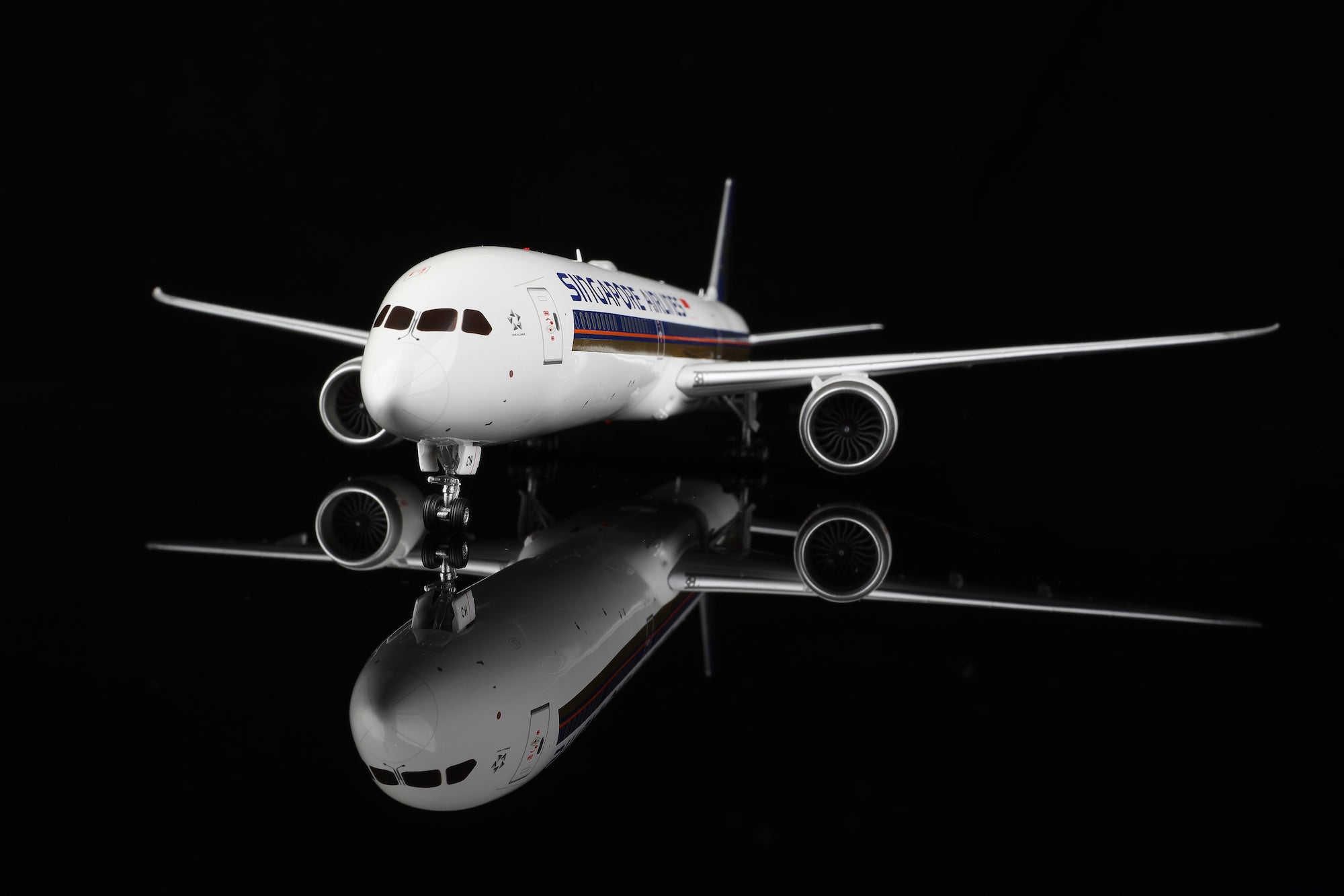 Singapore Airlines B787-10 9V-SCN diecast aircraft model