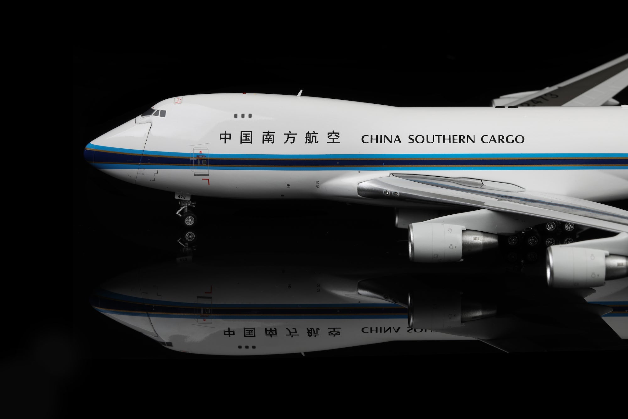 China Southern Airlines B747-400F B-2473 diecast aircraft model