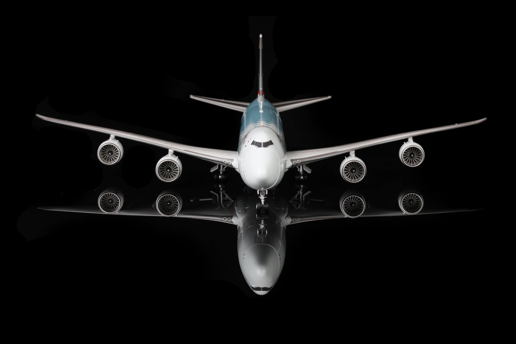 Cathay Pacific Cargo B747-8F B-LJA diecast aircraft model