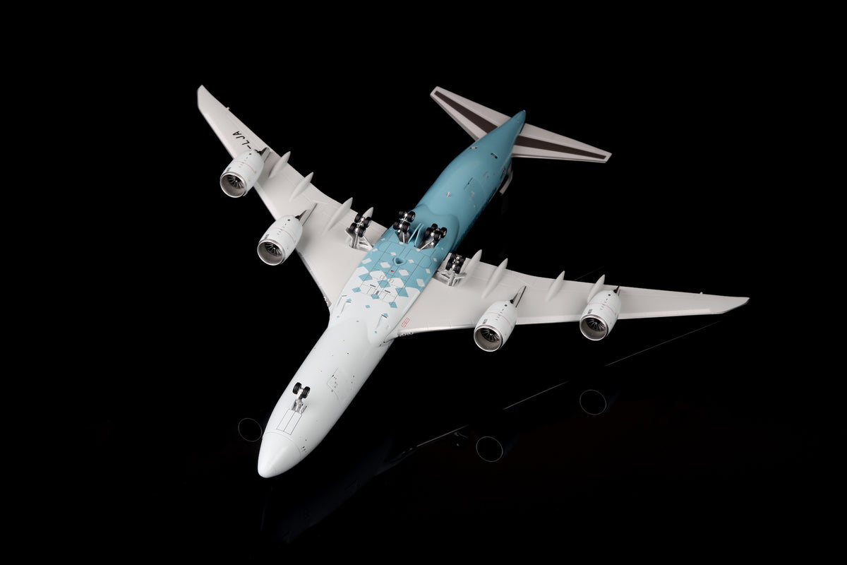 Cathay Pacific Cargo B747-8F B-LJA diecast aircraft model