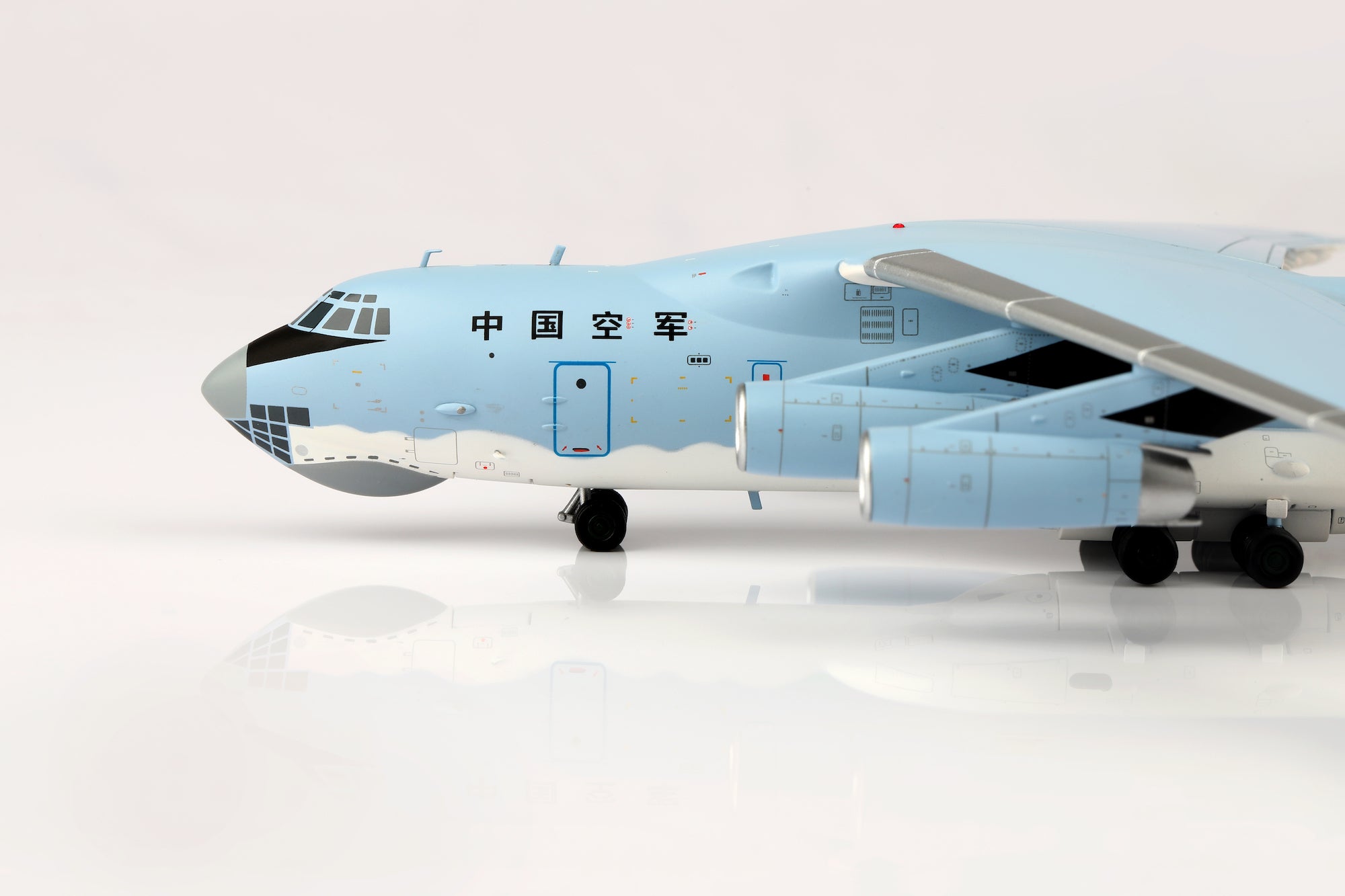 Ilyushin IL76 PLAAF 21042 diecast aircraft model