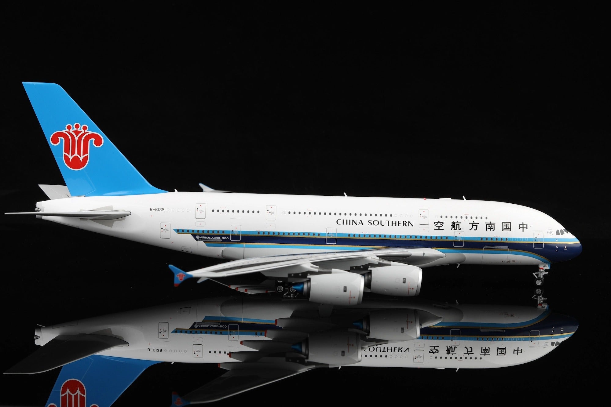China Southern Airlines A380 B-6139 diecast aircraft model