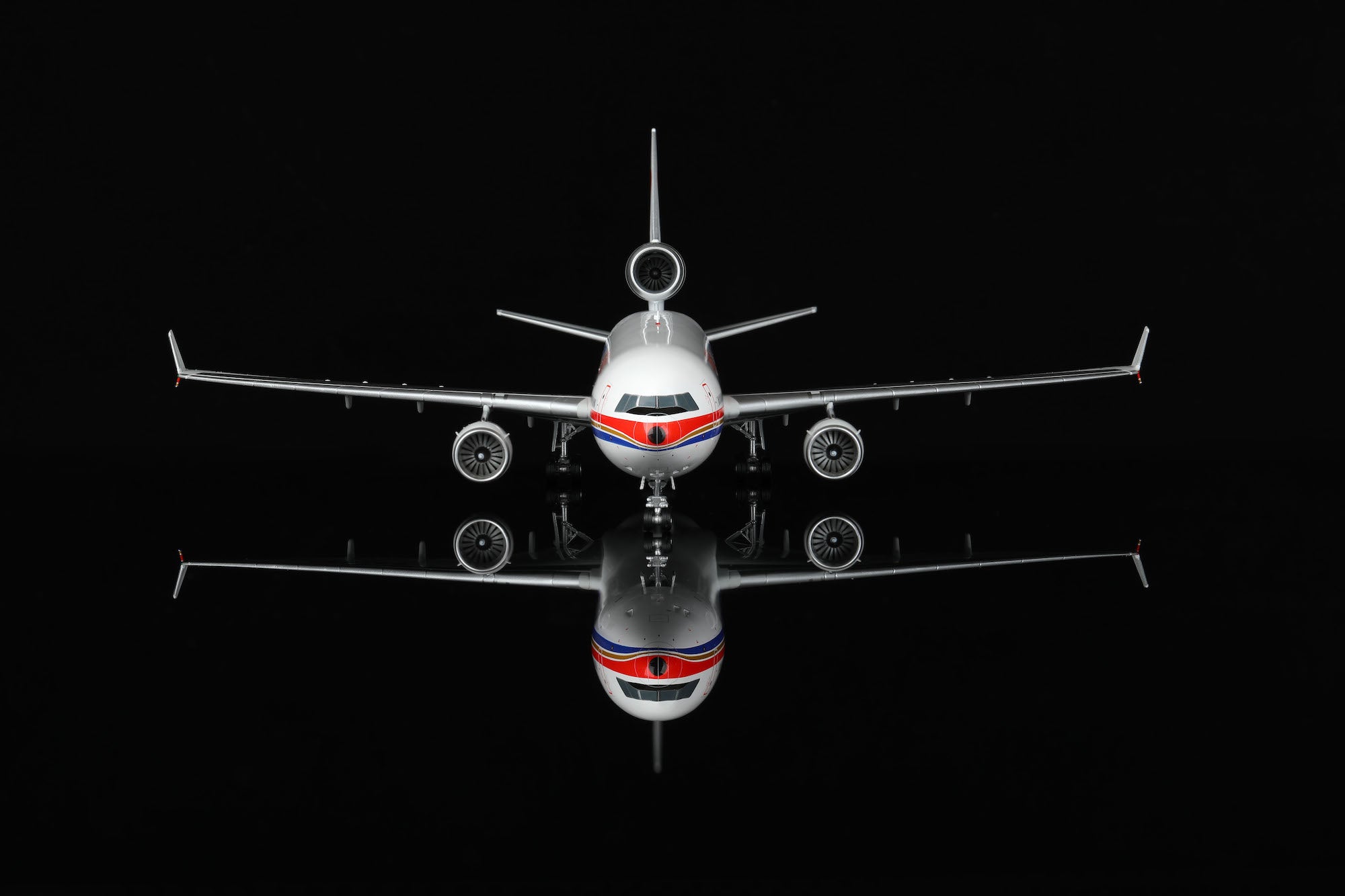 China Eastern Airlines MD-11 B-2173 diecast aircraft model