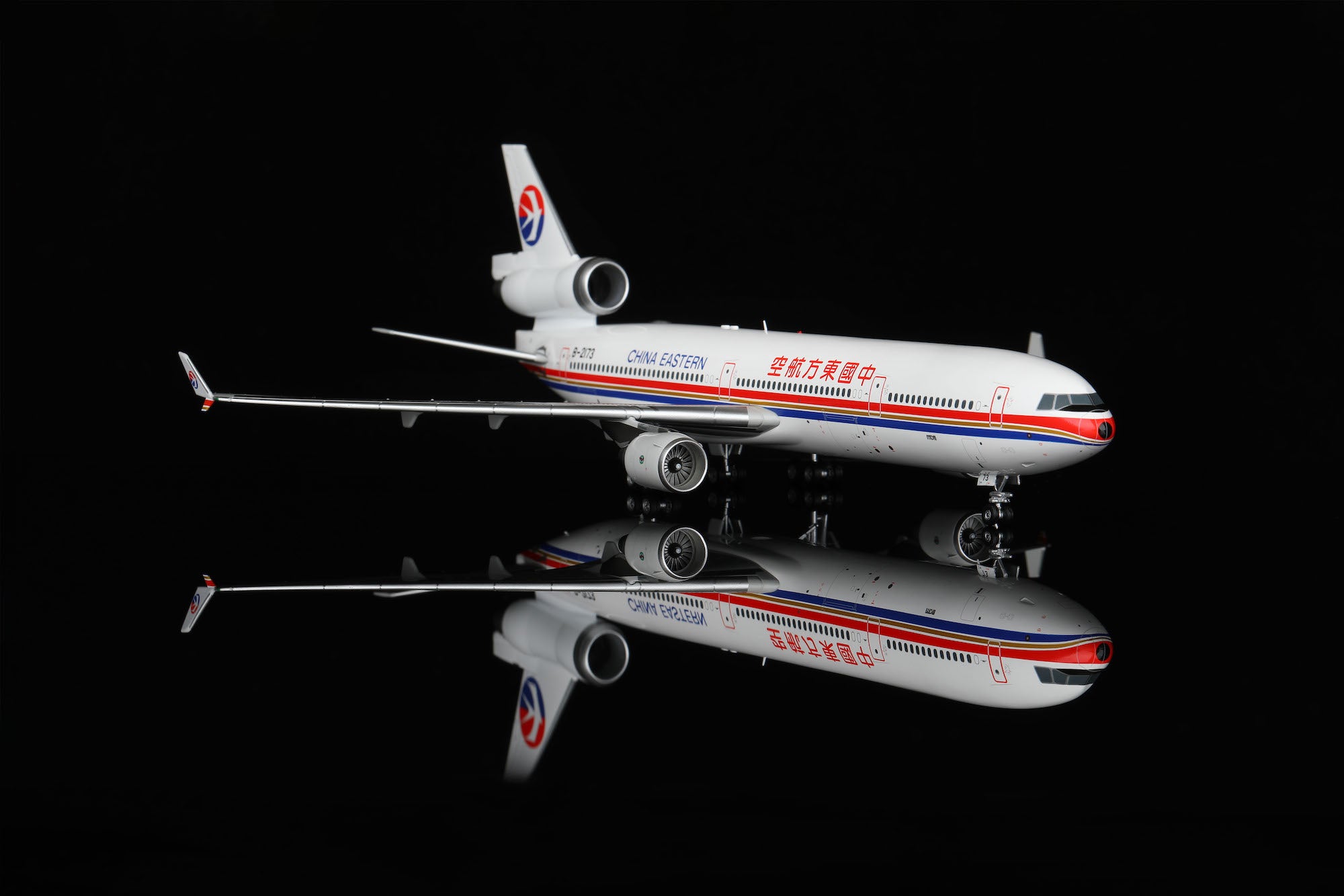 China Eastern Airlines MD-11 B-2173 diecast aircraft model