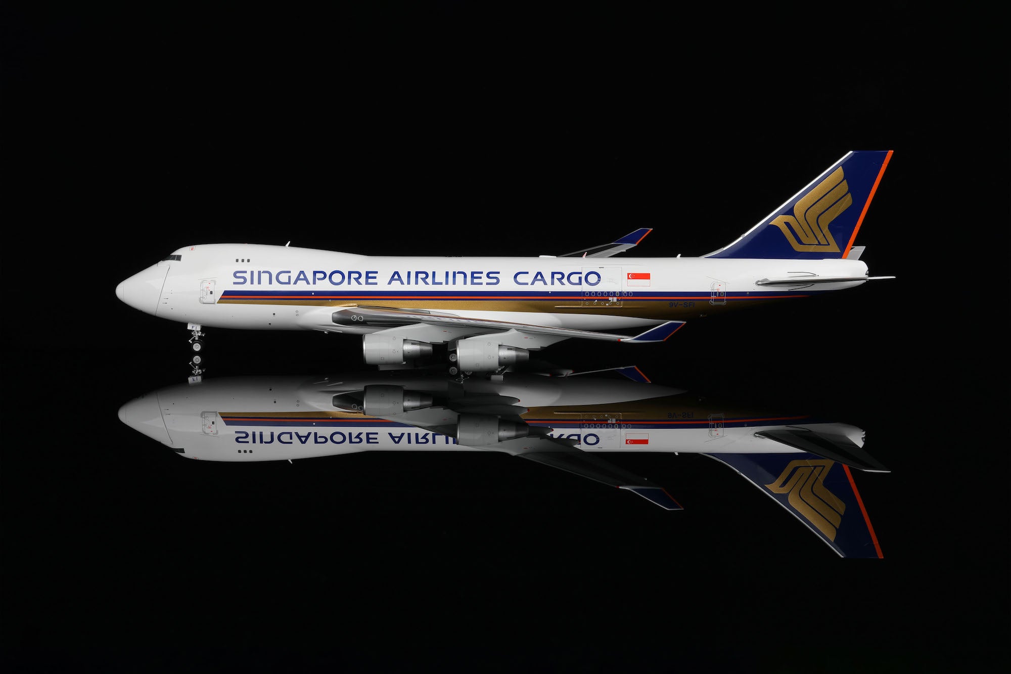 Singapore Airlines Cargo B747-400F 9V-SFI diecast aircraft model